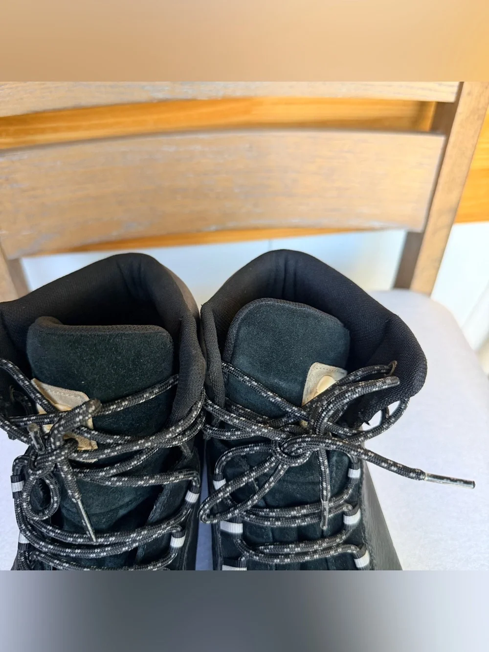 Sorel Men's Mac Hill Mid Waterproof Sneaker Boots size 13 black and white